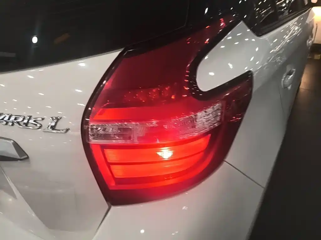 Toyota Yaris L — миниатюра 8