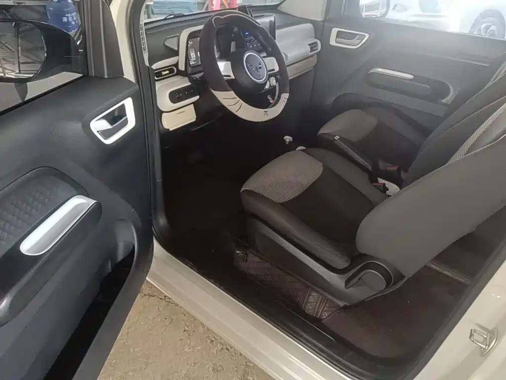 Wuling MINIEV — миниатюра 16