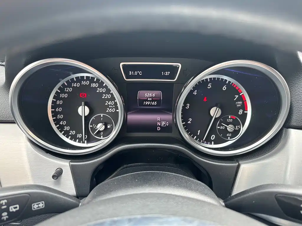 Mercedes-Benz M-Class — миниатюра 14