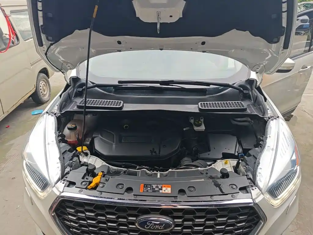 Ford Kuga — миниатюра 20