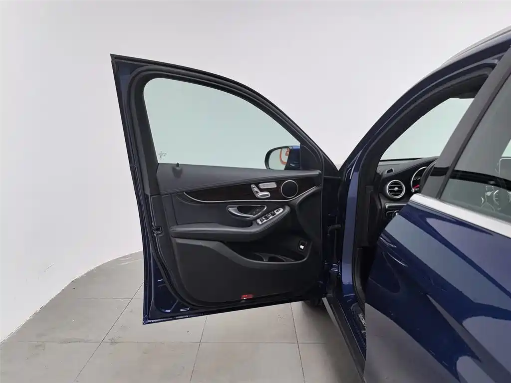 Mercedes-Benz GLC 2017 GLC 260 4MATIC