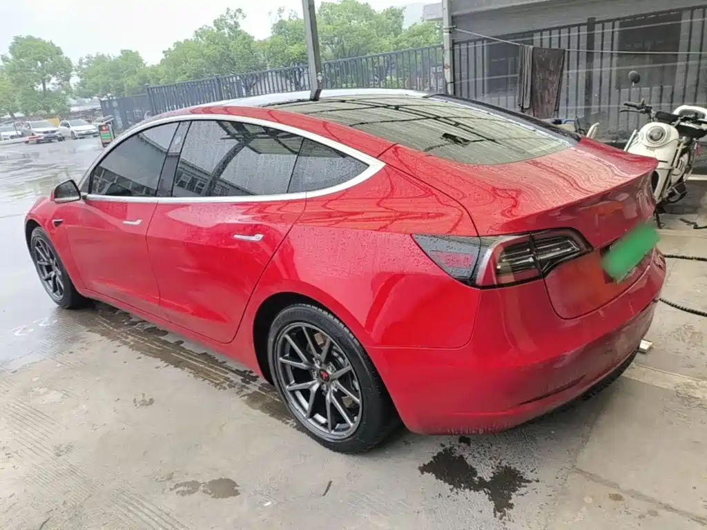 Tesla Model 3 — миниатюра 5