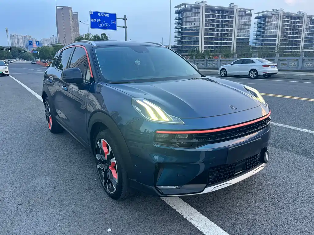 Lynk & Co 06 — миниатюра 3