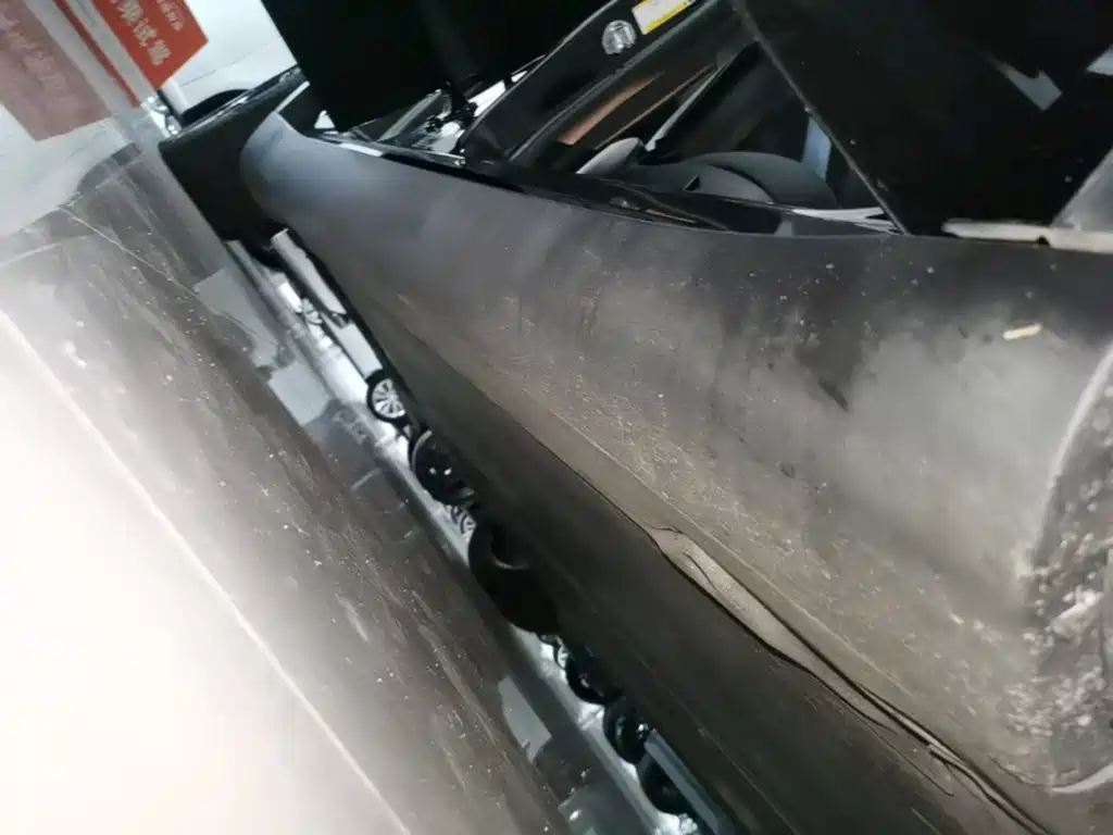 Tesla Model Y — миниатюра 21
