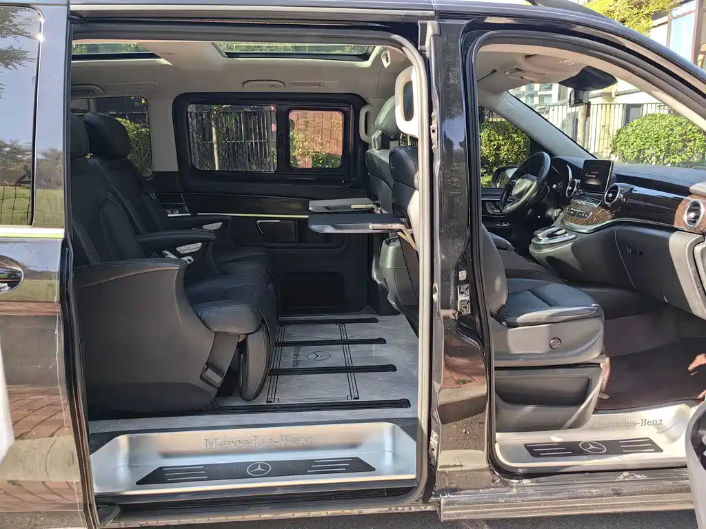 Mercedes-Benz V-Class — миниатюра 17