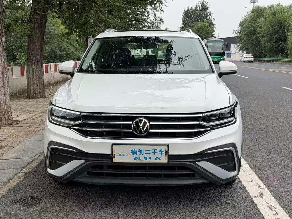 Volkswagen Tiguan L — миниатюра 2