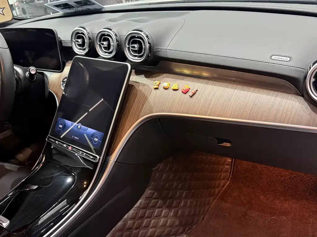 Mercedes-Benz C-Class — миниатюра 8