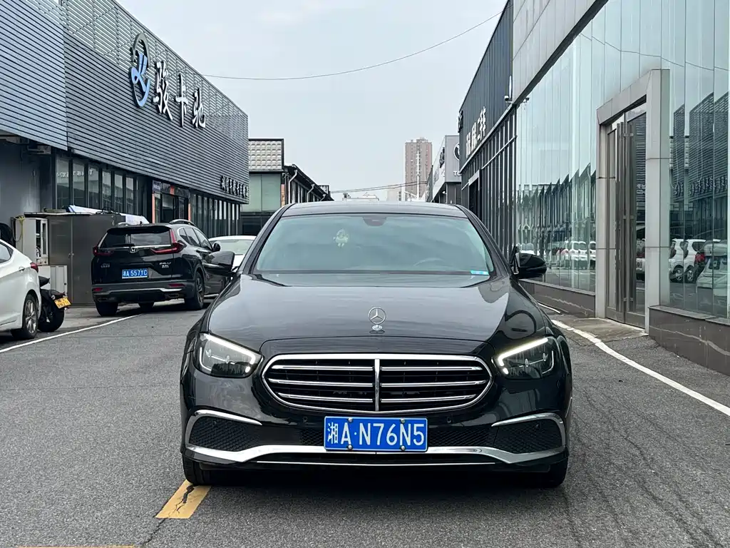 Mercedes-Benz E-Class — миниатюра 2