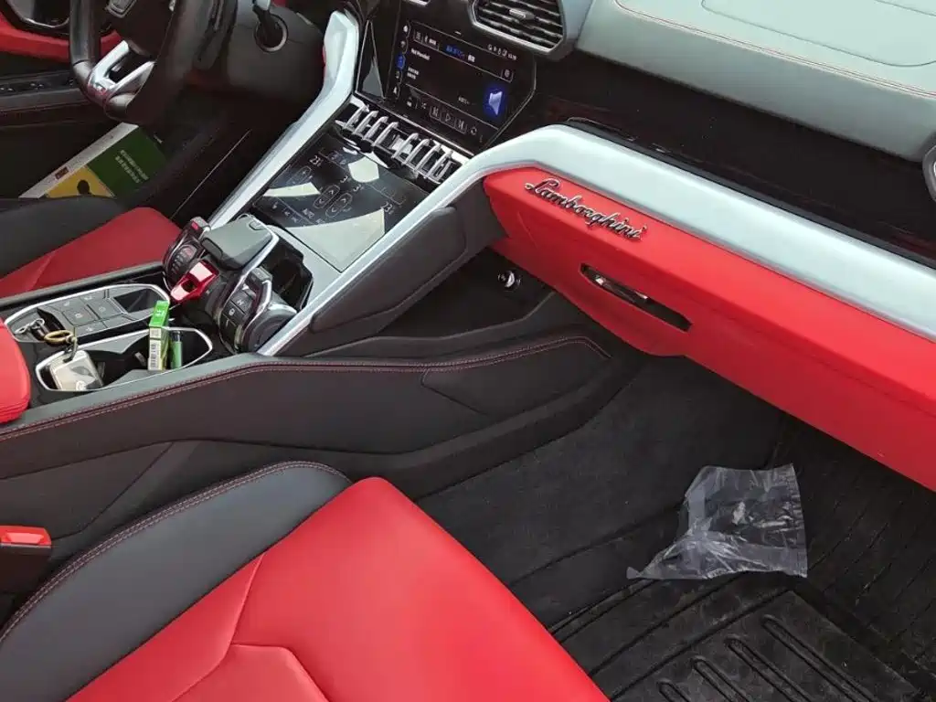 Lamborghini Urus — миниатюра 13
