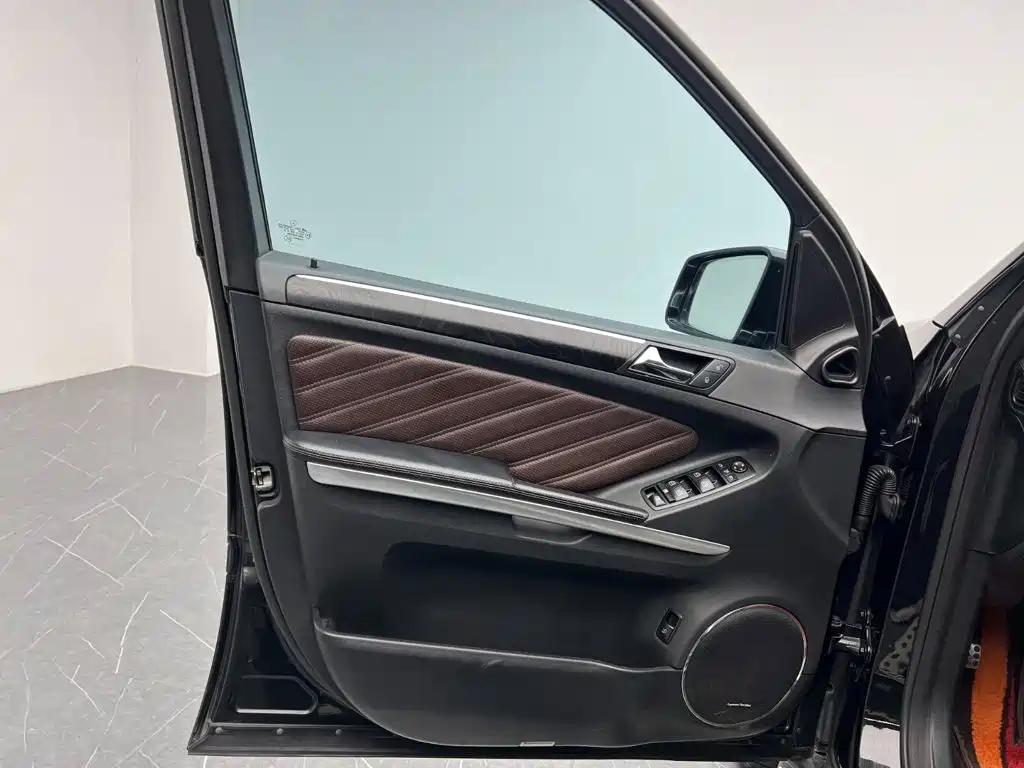 Mercedes-Benz GL-Class — миниатюра 12