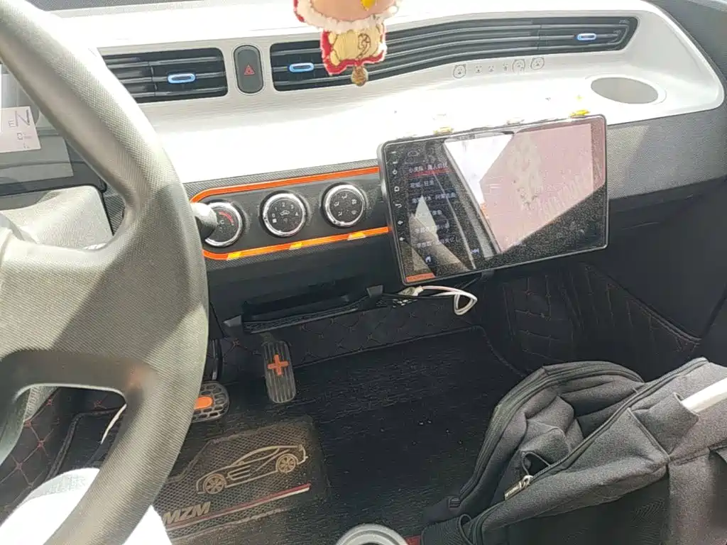 Wuling MINIEV — миниатюра 13