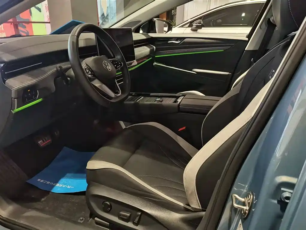 VOLKSWAGEN ID.7 VIZZION