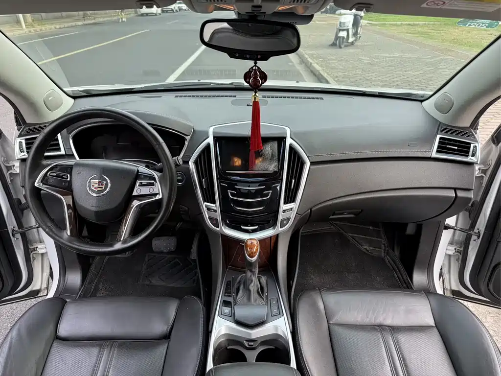 Cadillac SRX — миниатюра 9