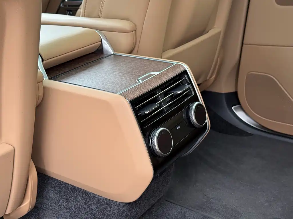 Land Rover Range Rover — миниатюра 7