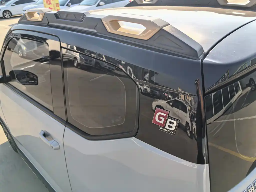 Wuling MINIEV — миниатюра 10