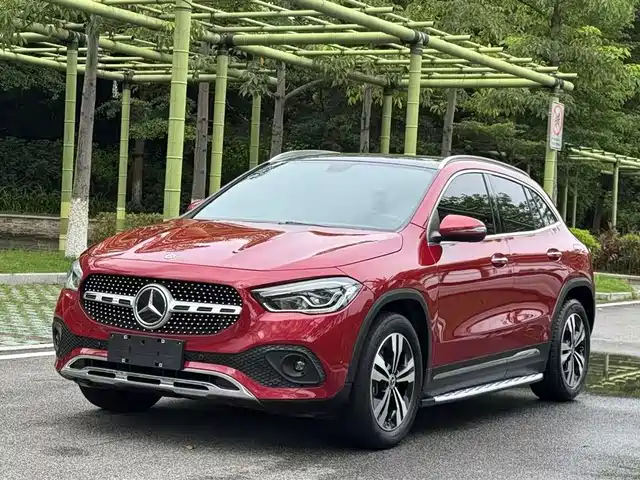 MERCEDES-BENZ GLA 2021