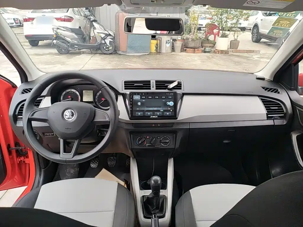 Skoda Fabia — миниатюра 10