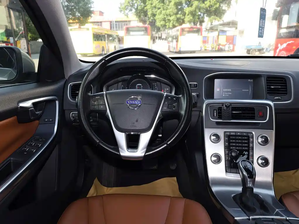 Volvo S60 — миниатюра 13