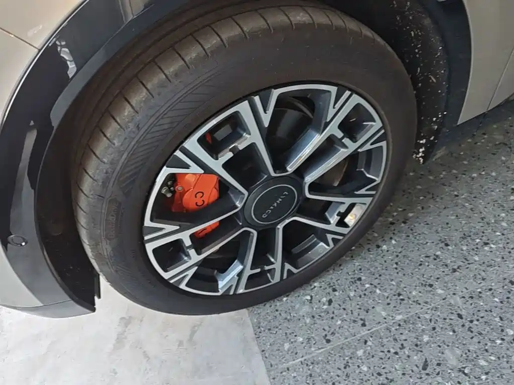 Lynk & Co 900 — миниатюра 23