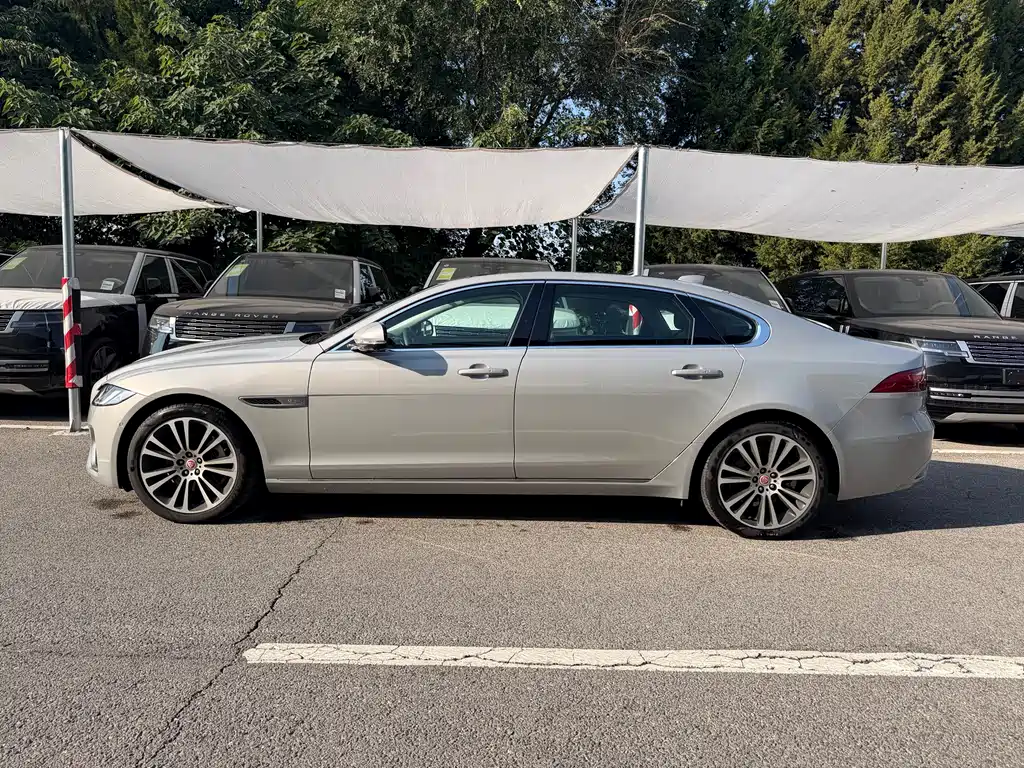 Jaguar XFL — миниатюра 2