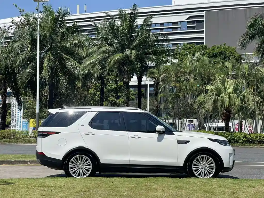 Land Rover Discovery — миниатюра 7