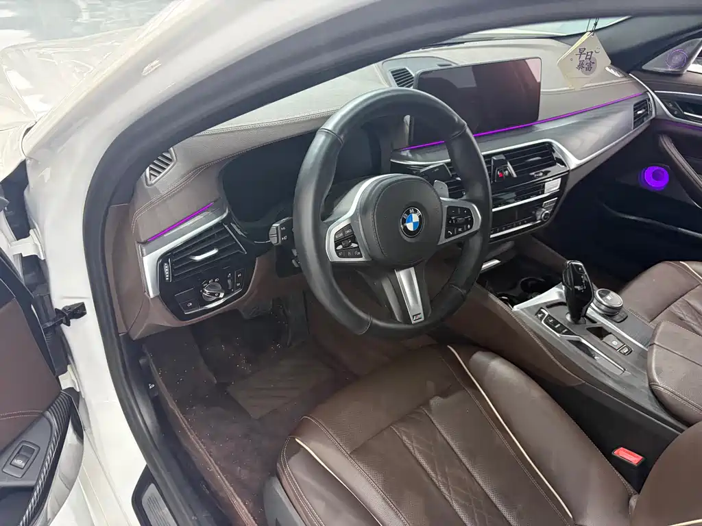 BMW 5 Series — миниатюра 4