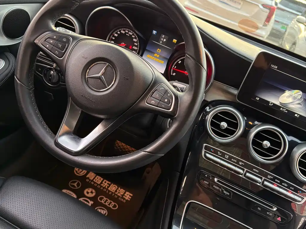 MERCEDES-BENZ GLC