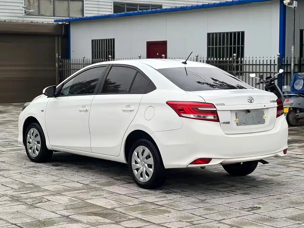 Toyota Vios — миниатюра 8