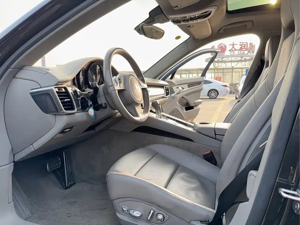 Porsche Panamera — миниатюра 10