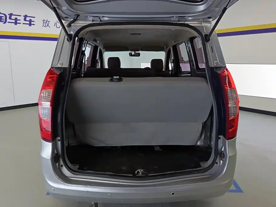 Wuling Hongguang — миниатюра 4