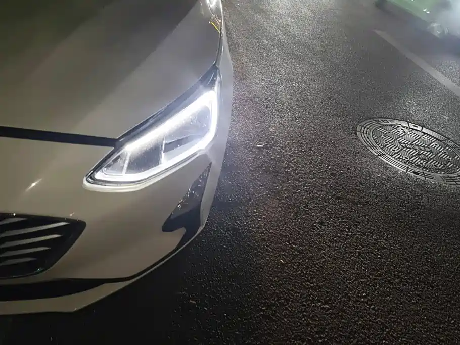 Ford Focus — миниатюра 5
