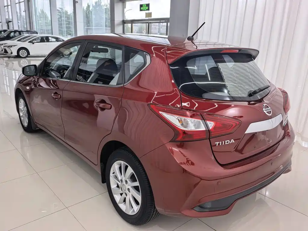 Nissan Tiida — миниатюра 14