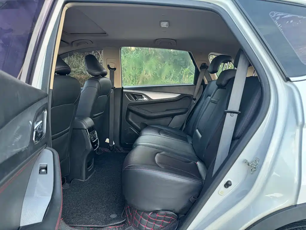Baojun 560 2016 1.8L iAMT Luxury