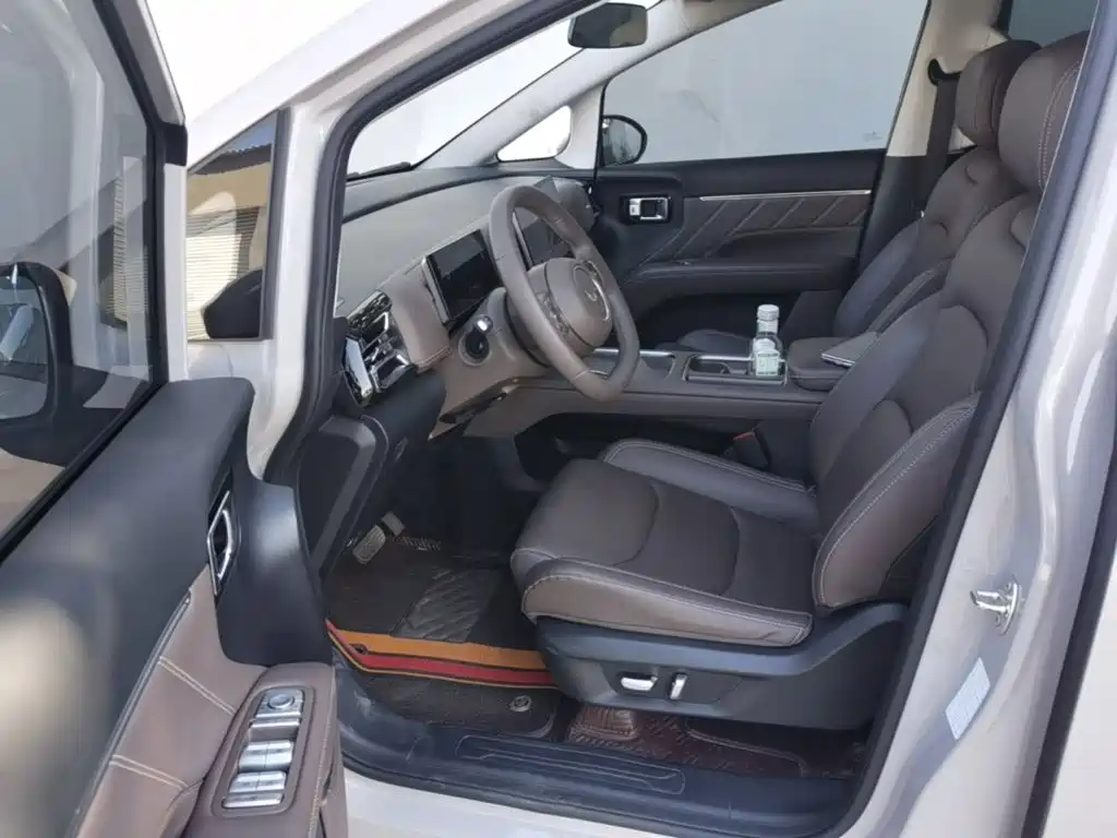 Wuling Xingguang 730 New Energy — миниатюра 16