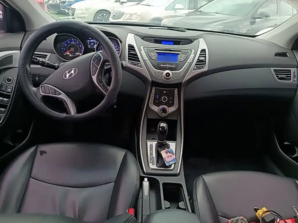 Hyundai Elantra Langdong — миниатюра 10