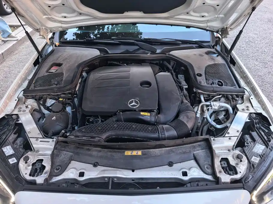 Mercedes-Benz E-Class — миниатюра 10