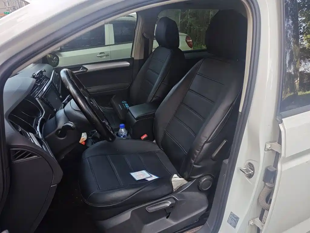 Volkswagen Touran — миниатюра 11