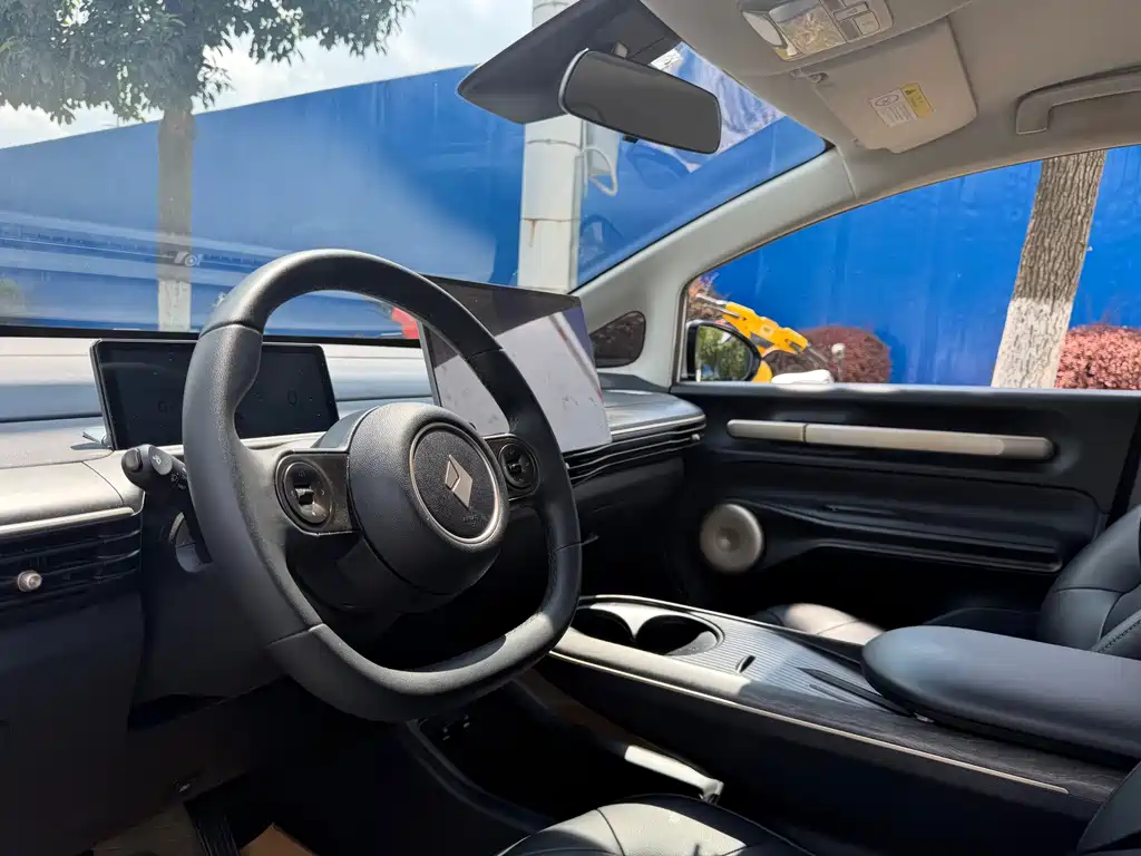 Baojun Yunduo — миниатюра 6