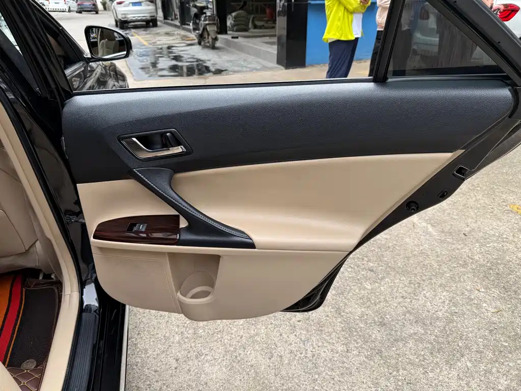 Toyota Reiz — миниатюра 25