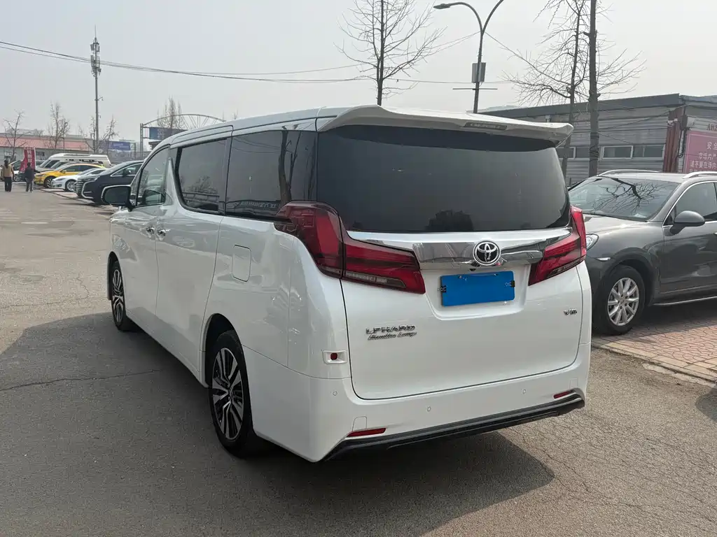Toyota Alphard — фотографии объявления, Фото 13