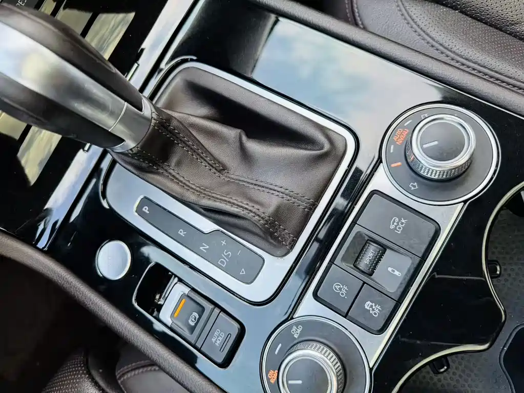 Volkswagen Touareg — миниатюра 17