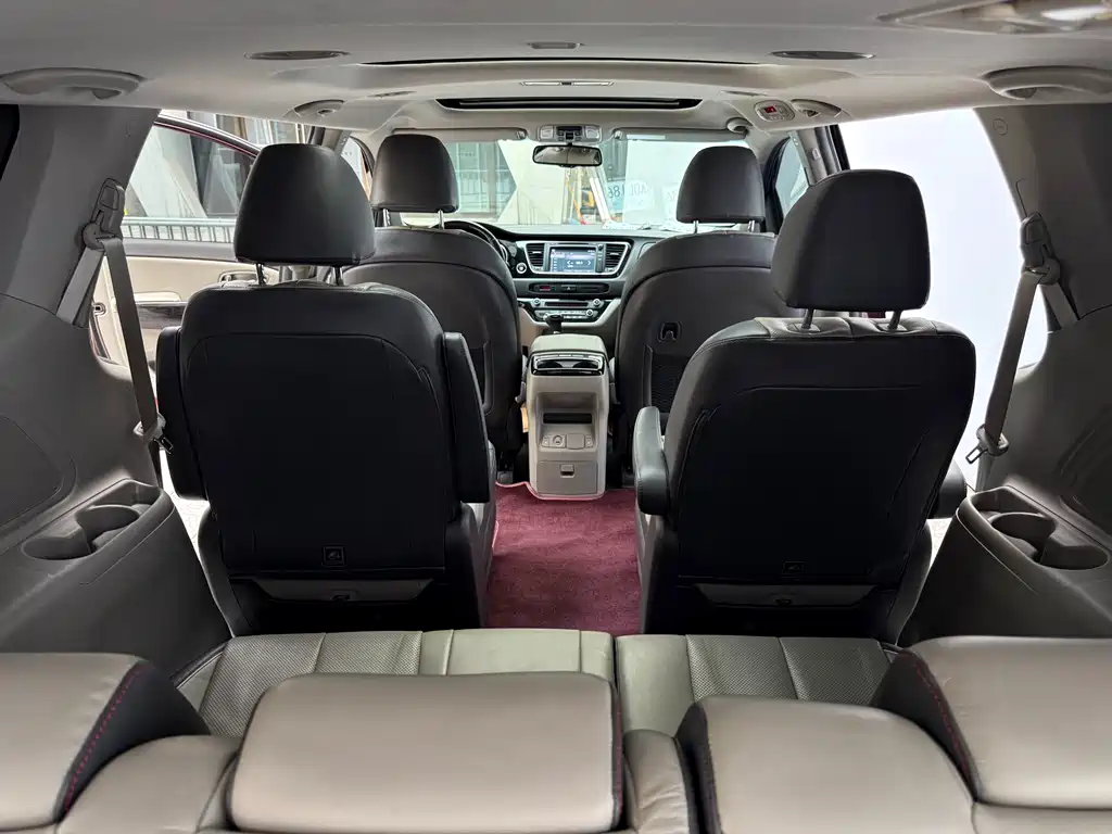 Kia Carnival — миниатюра 21