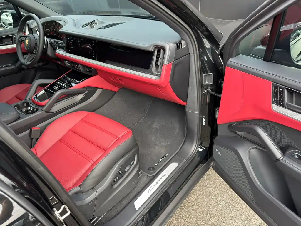 Porsche Cayenne — миниатюра 12