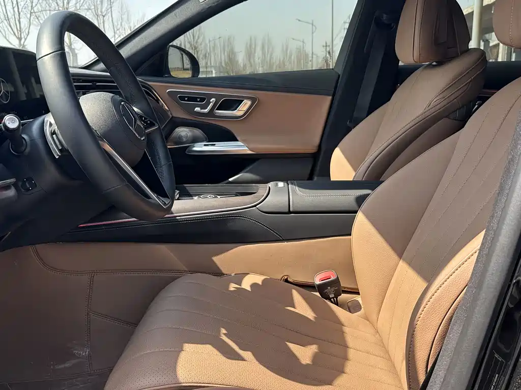 Mercedes-Benz E-Class — миниатюра 5