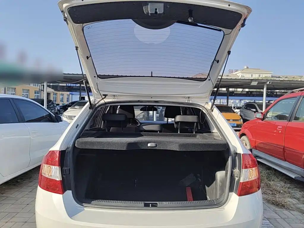 Skoda Rapid Spaceback — миниатюра 19