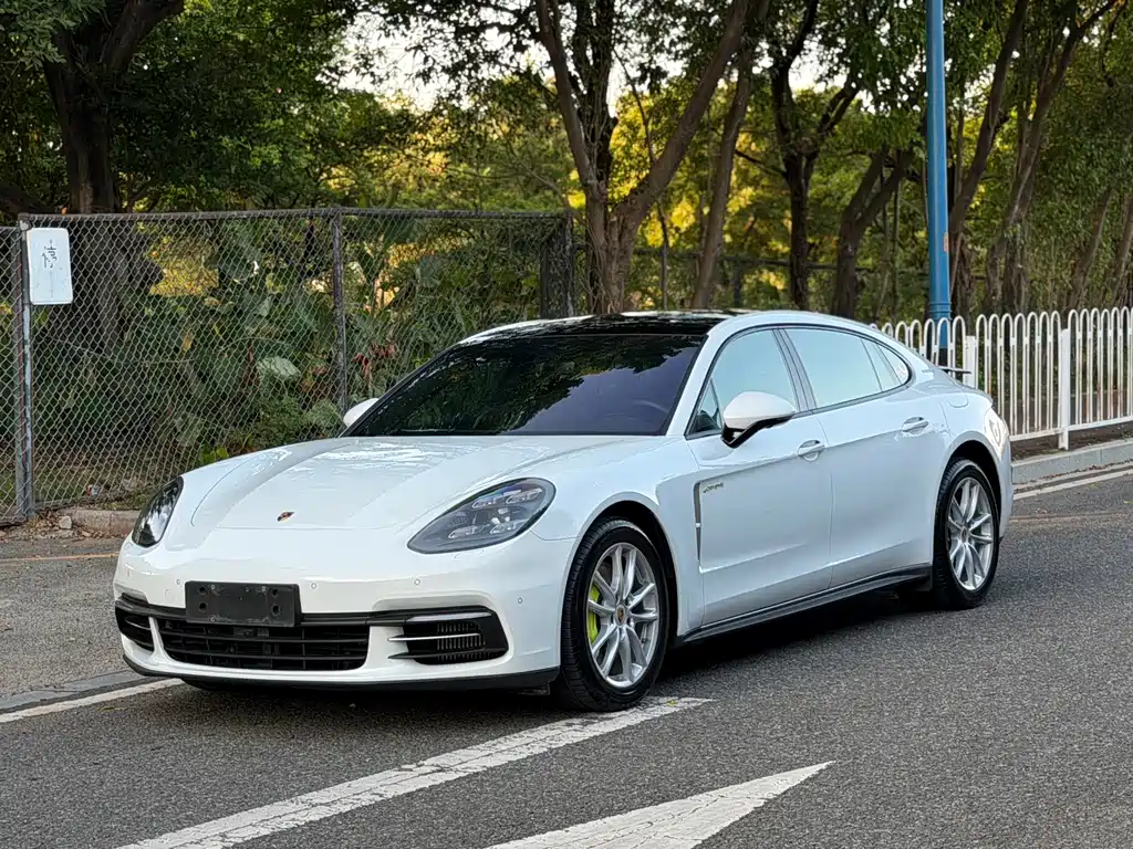 Porsche Panamera Hybrid