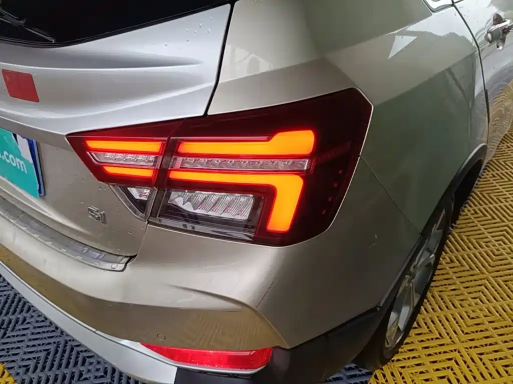 Geely Vision S1 — миниатюра 8