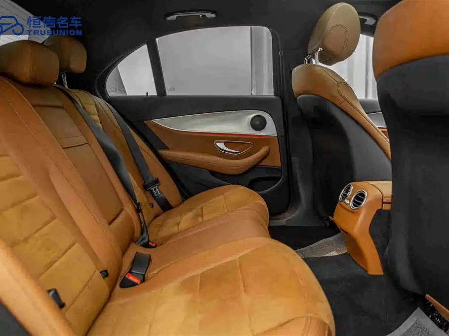 Mercedes-Benz E-Class — миниатюра 16