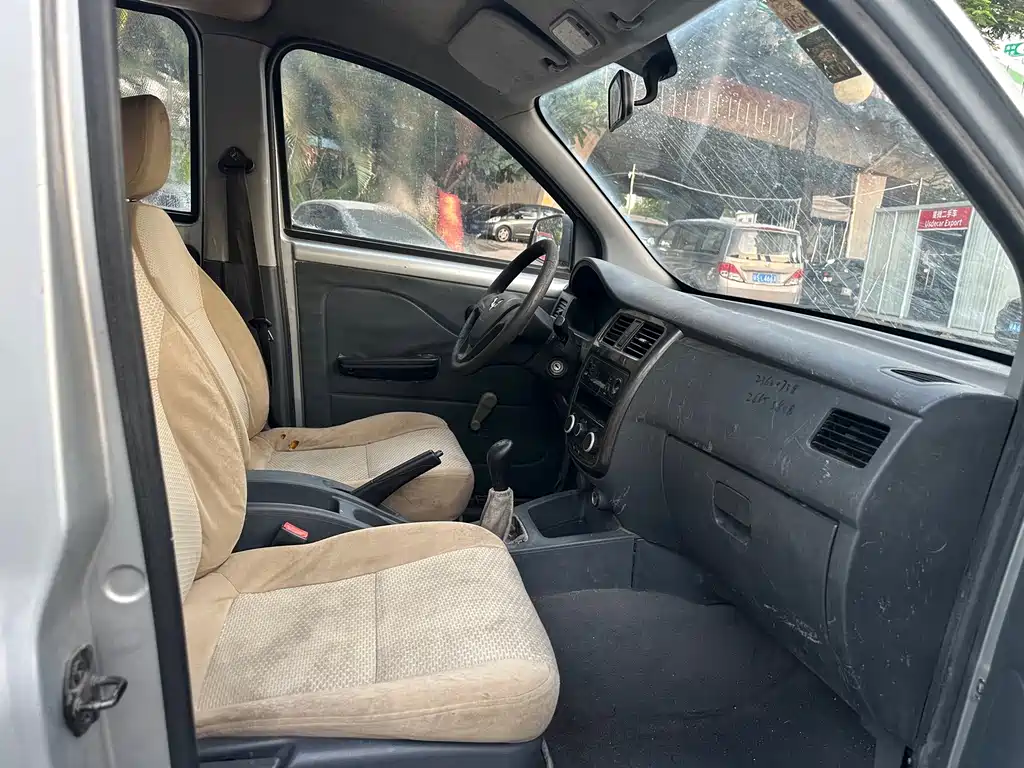 Wuling Rongguang V — миниатюра 15