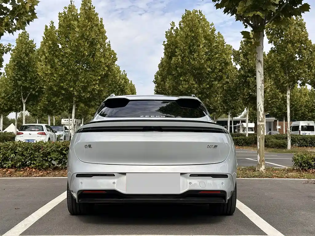 Zeekr 007GT — миниатюра 6